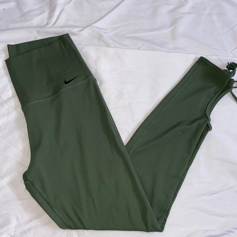 Nike leggings